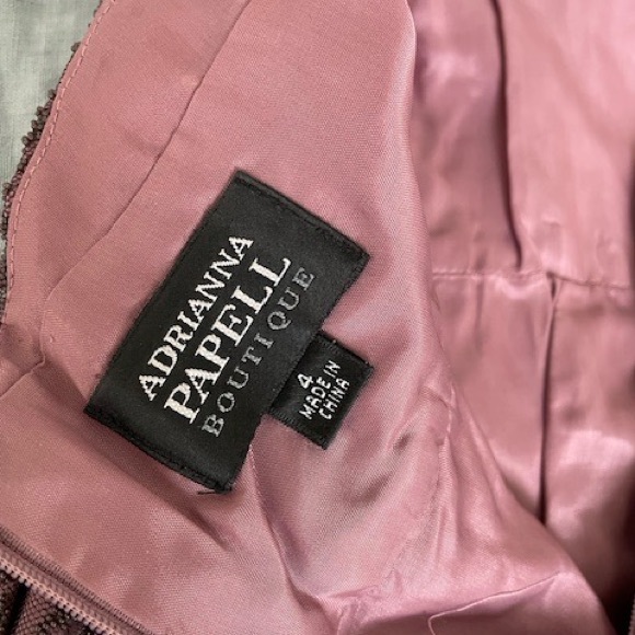 Cocktail Dress. Adrianna Papell. Size 4 - Picture 3 of 9